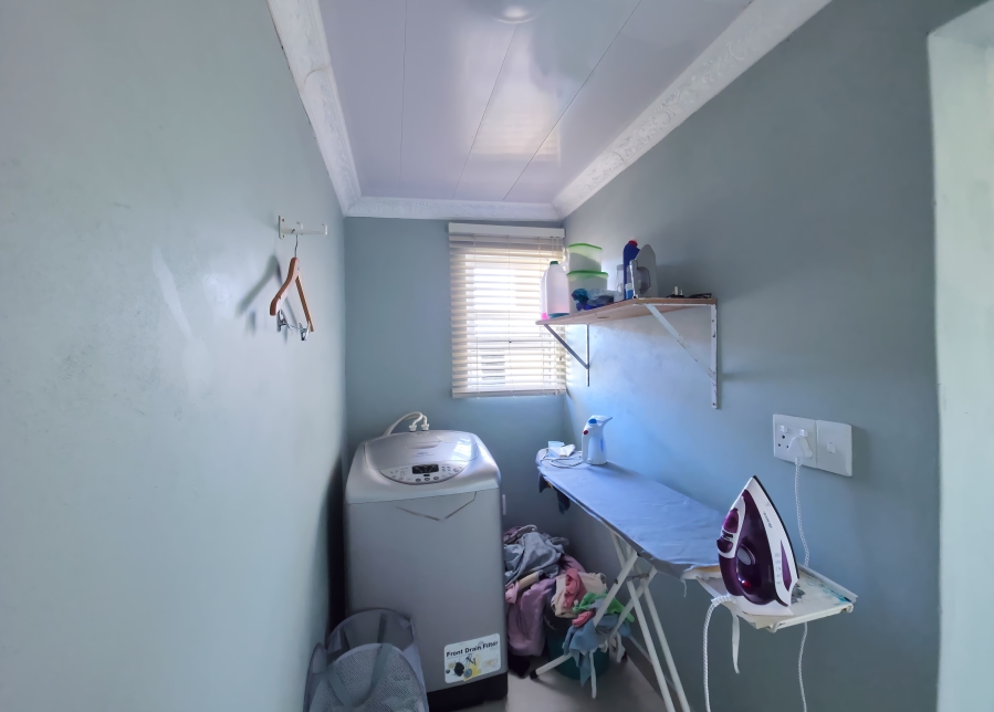 5 Bedroom Property for Sale in Hawston Western Cape